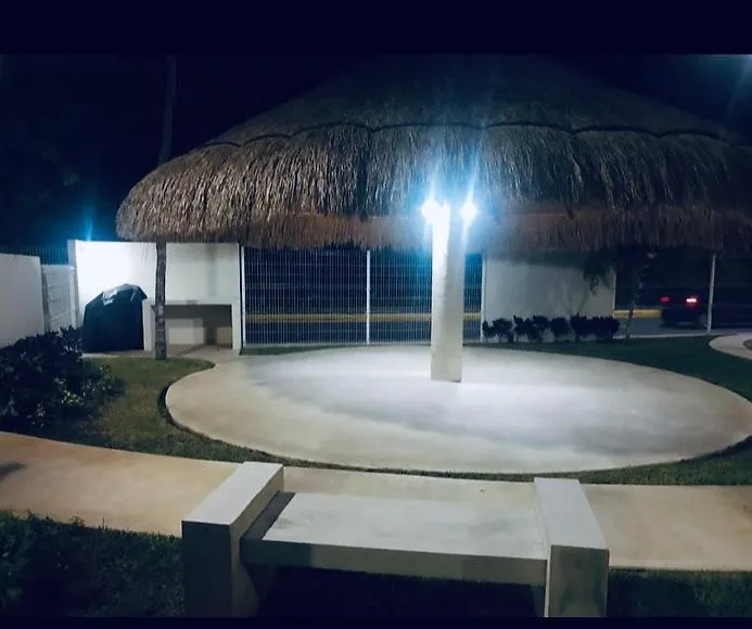 Departamento En Zona Privada Cancun, Q,R 公寓